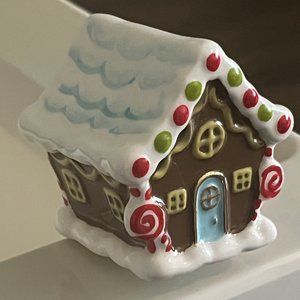 Nora Fleming Candyland Lane (Gingerbread House) Mini